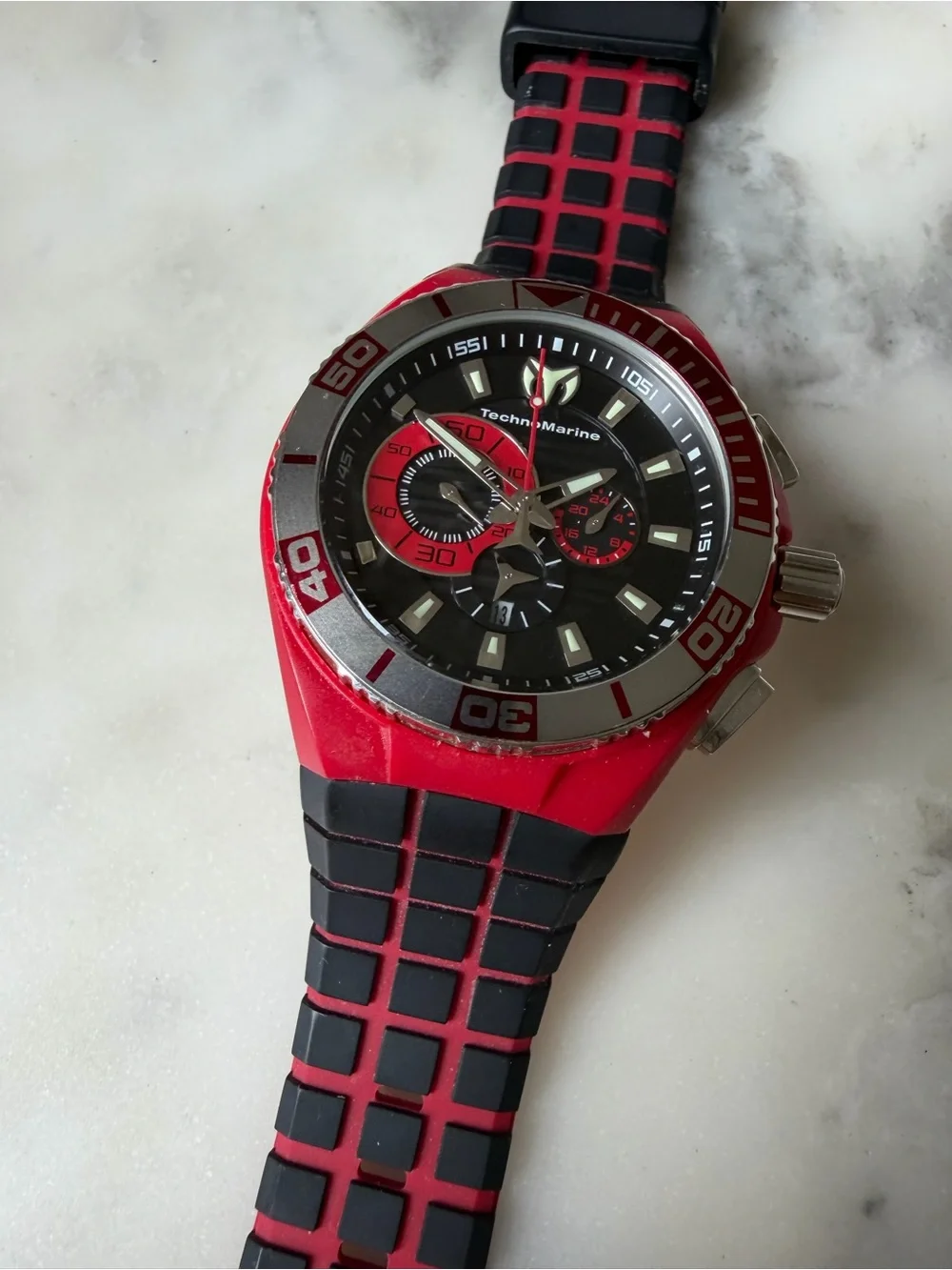 Technomarine Men’s Red and Black Sport Chronograph Watch with Extra Straps